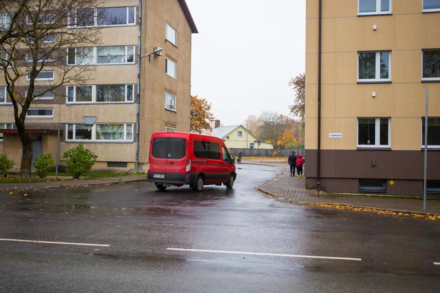 E. Vilde tänavale tohib pöörata ka L. Koidula tänavalt.