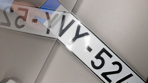 Uz laiku pārtraucot transportlīdzekļa reģistrāciju, numura zīmes varēs nenodot