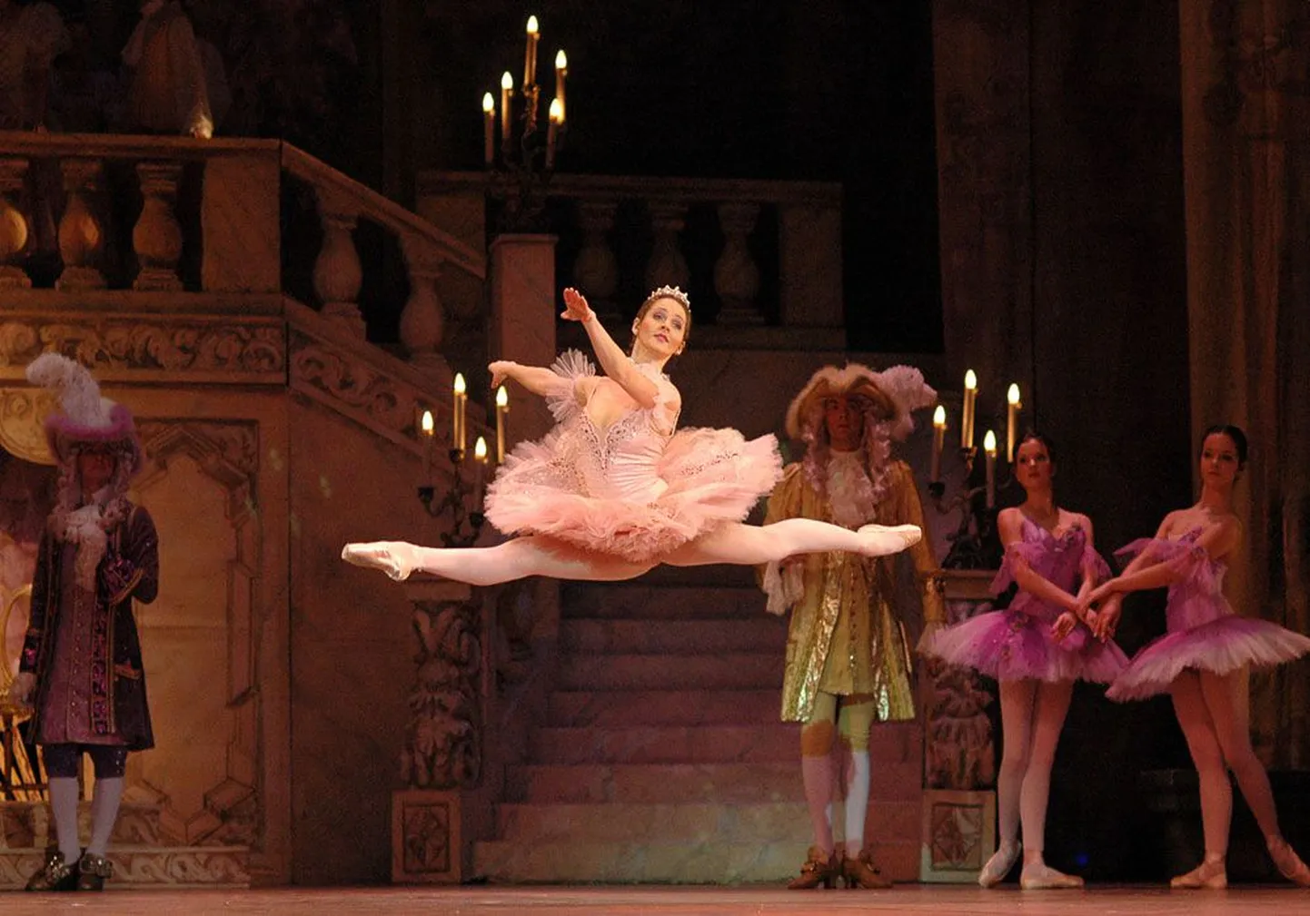 Луана Георг (Аврора)в балете "Спящая красавица" на сцене театра "Эстония".