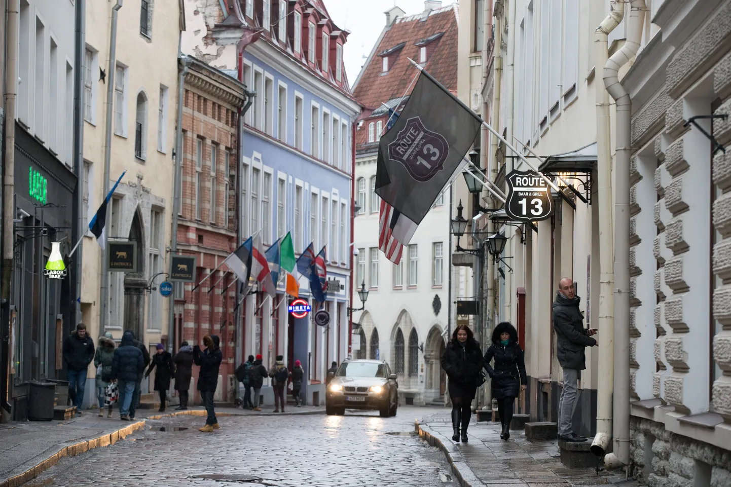 Niinimetatud Bermuuda kolmnurk enne koroonat: piirangud on paljudele vanalinna meelelahutuskohtadele surmahoobi andnud.