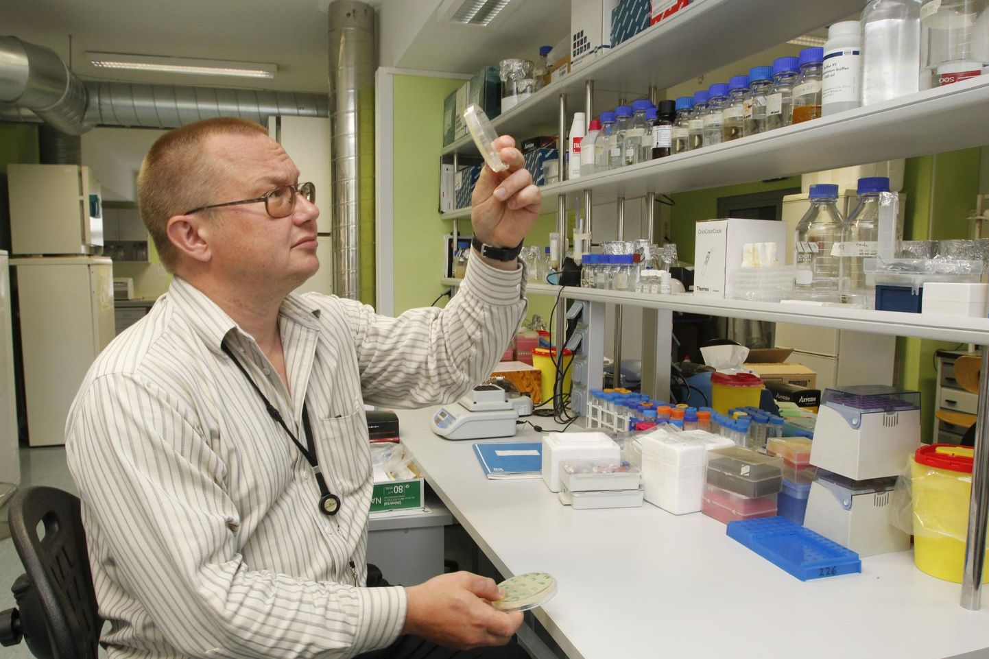 Reoveeuuringu viimase nädala proovides on Tartu ülikooli professori Tanel Tensoni sõnul viirusesisaldus endiselt suur.