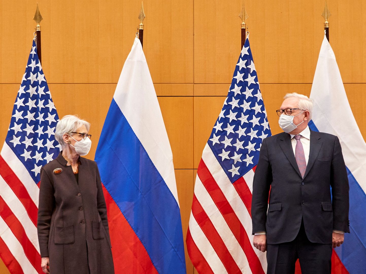 USA ja Venemaa delegatsioonide juhid Genfis.