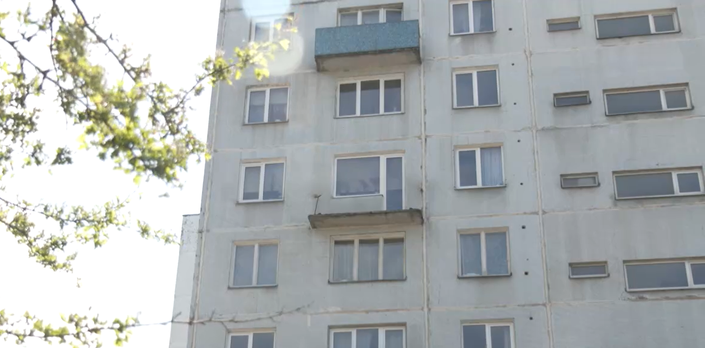 Обвалившийся балкон, Елгава, микрорайон РАФ.