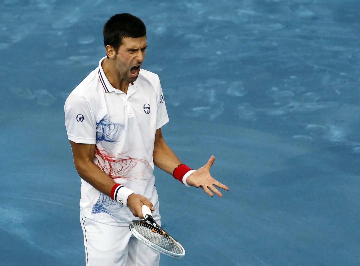 Novak Djokovicile sinine liivaväljak ei meeldi.