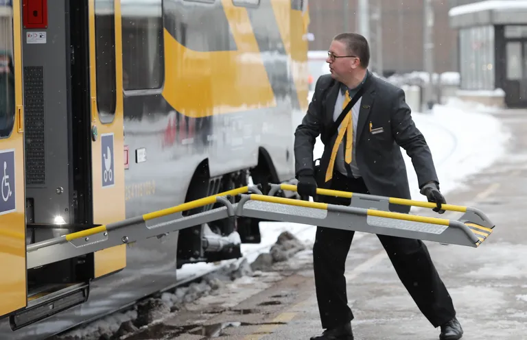 Vivi rongidest tuleb inimeste mahapääsemiseks välja tõmmata eraldi trepp. 