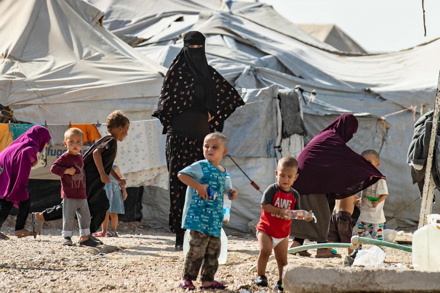 Naised ja lapsed al-Holi laagris Kirde-Süürias. 