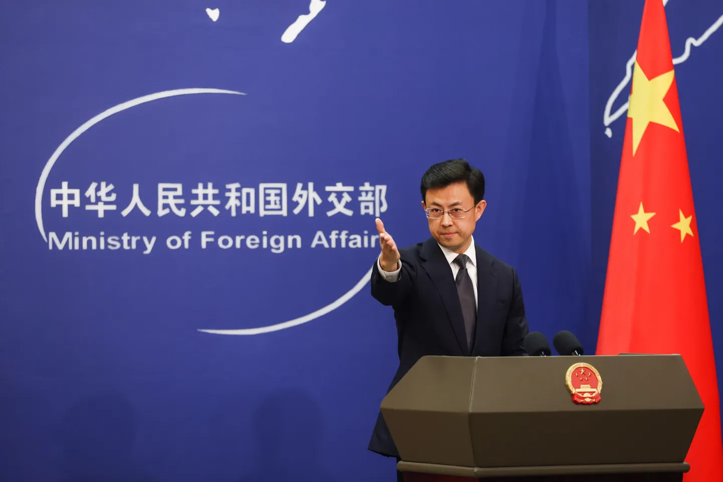 Hiina välisministeeriumi pressiesindaja Guo Jiakun pressikonverentsil Pekingis.