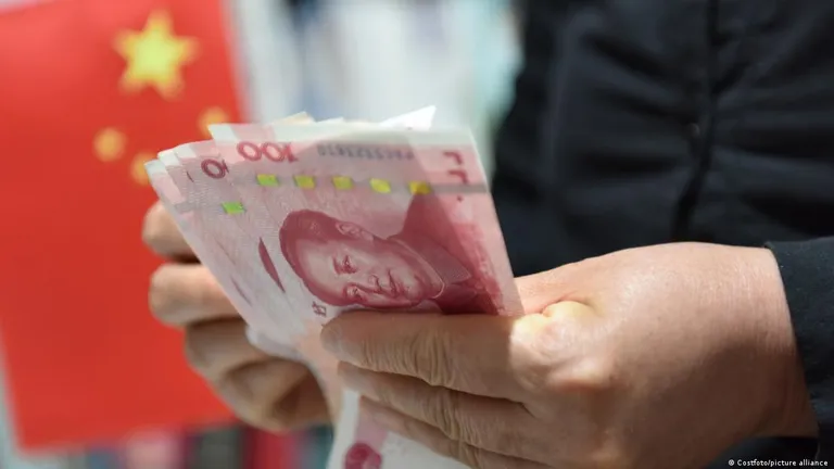 От борьбы БРИКС с долларом США больше всего выиграет, скорее всего, китайский юань