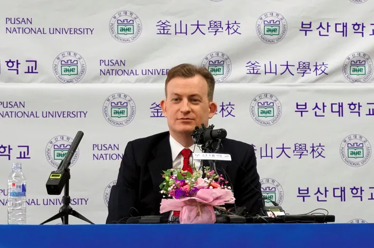 Robert Kelly