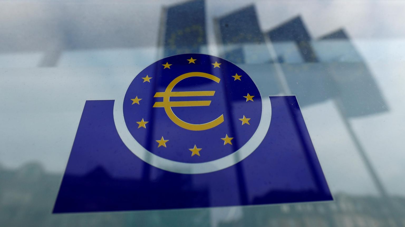 Euroopa Keskpanga nõukogu otsustas neljapäeval jätta hoiustamise püsivõimaluse intressimääraks -0,50 protsenti.