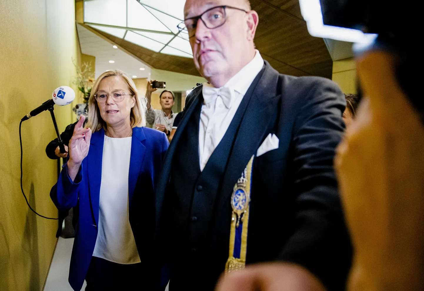 Sigrid Kaag (sinises pintsakus).