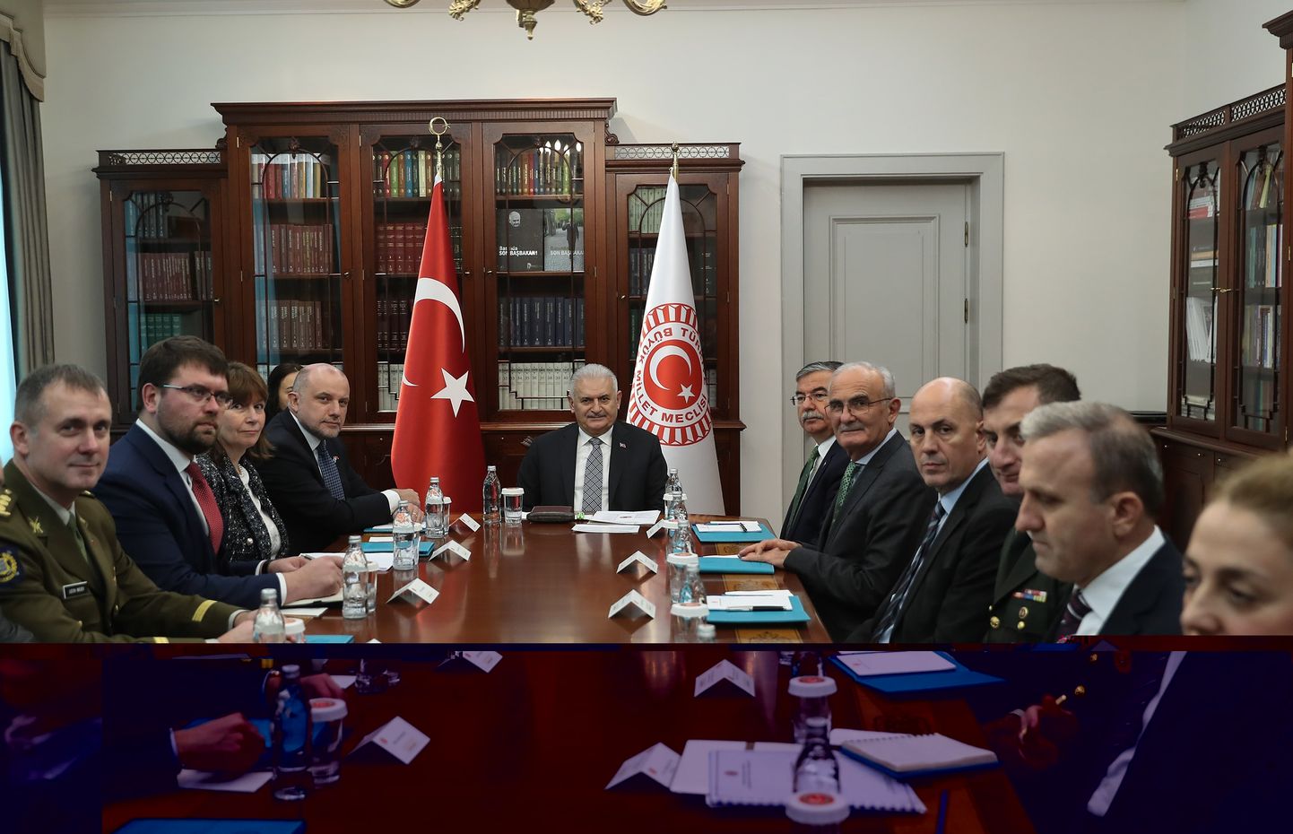 Kaitseminister Jüri Luik kohtus eile Ankaras Türgi parlamendi spiikri Binali Yldirimiga, et arutada julgeolekuolukorda Mustal merel, Süürias ja teistes piirkonna riikides.