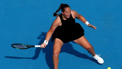 Ostapenko zaudē Sinsinati turnīra trešajā kārtā