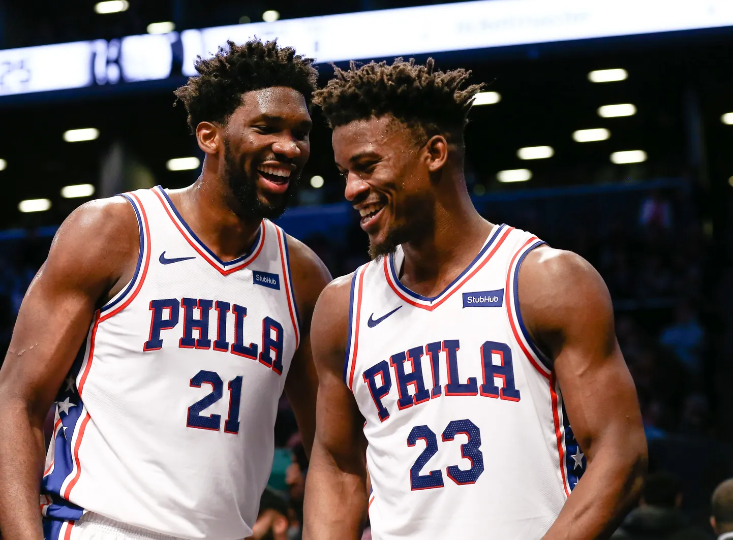 Joel Embiid (vasakul) ja Jimmy Butler.