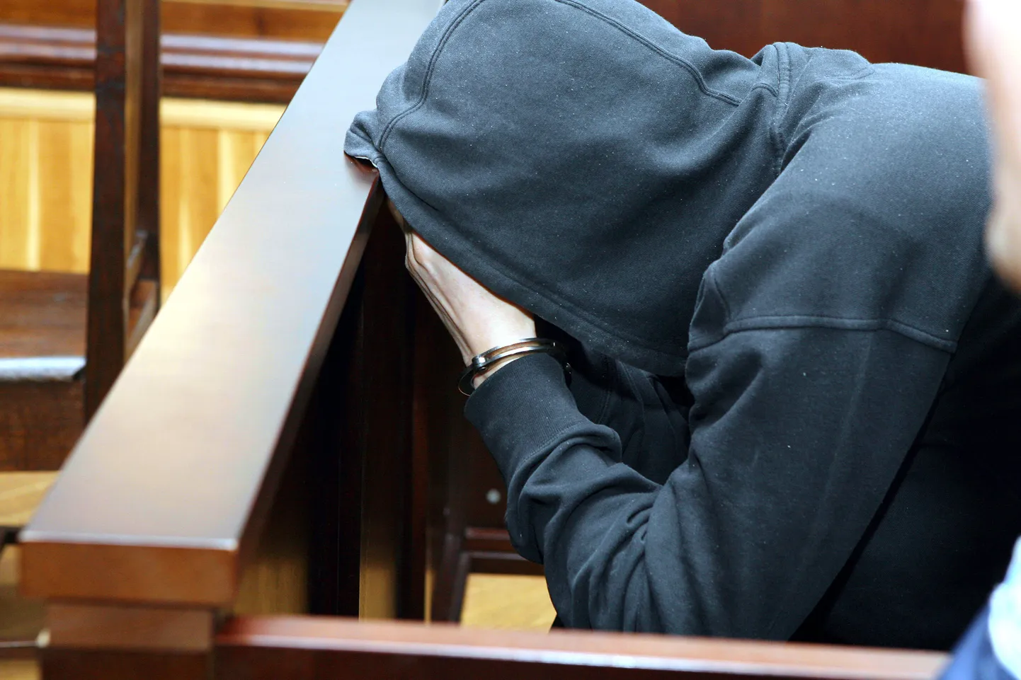 Vanalinna süütamistes kahtlustatav Urmo Valdek ennast kohtus süüdi ei tunnistanud.