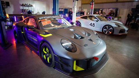 VIDEO JA GALERII ⟩ Eestisse jõudis üle poole miljoni euro väärt üliharuldane Porsche
