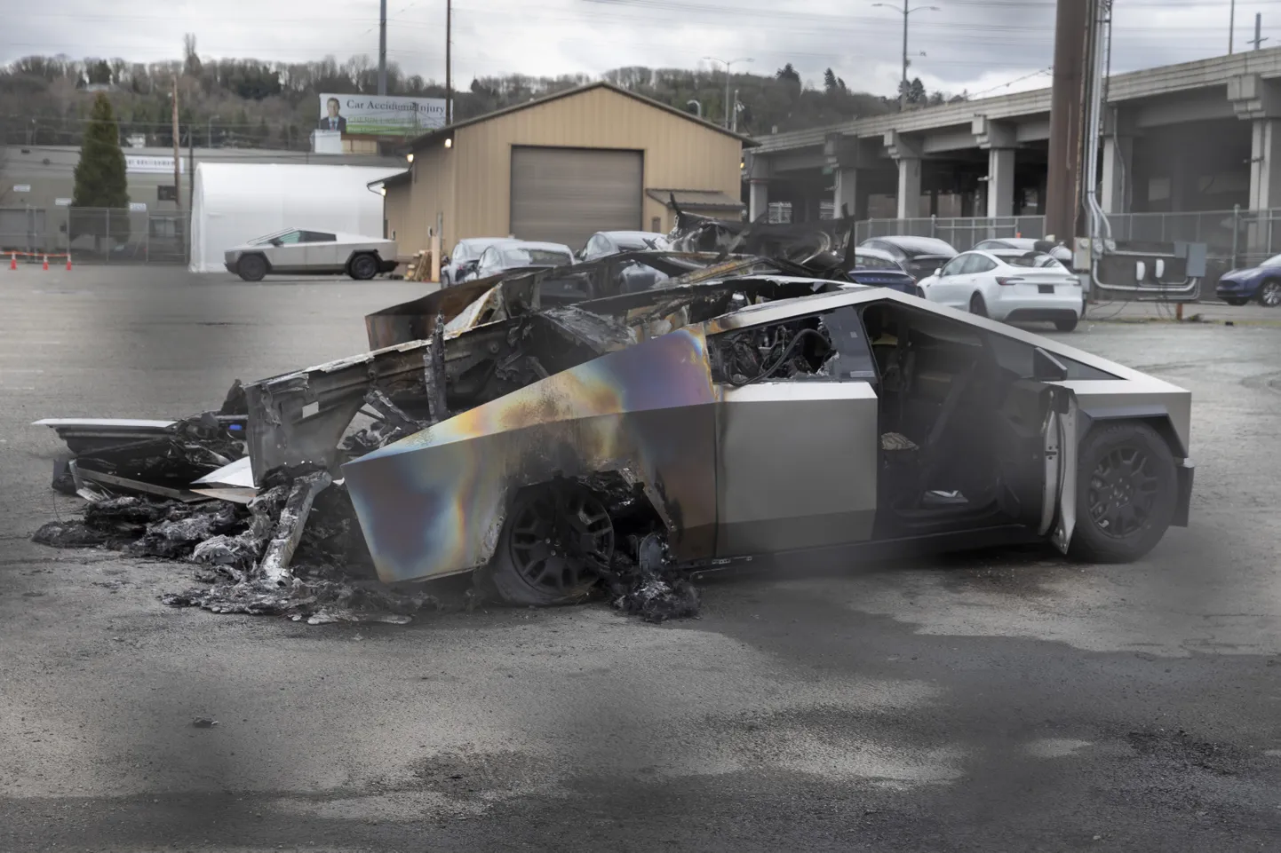 Сгоревший Tesla Cybertruck (иллюстративное фото).