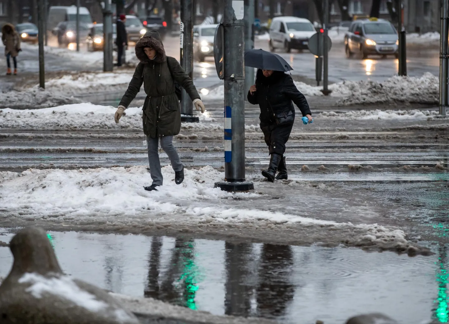 Nädala esimeses pooles valitsev plusskraadides õhutemperatuur kukub nädala lõpuks miinusesse.