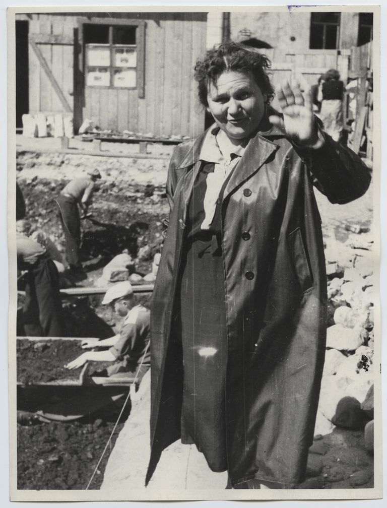Tallinna 1952.–1953. aasta teaduskaevamiste Moskva-poolne juht, NSVL TA Materiaalse Kultuuri Ajaloo Instituudi teaduslik töötaja Susanna Tarakanova.