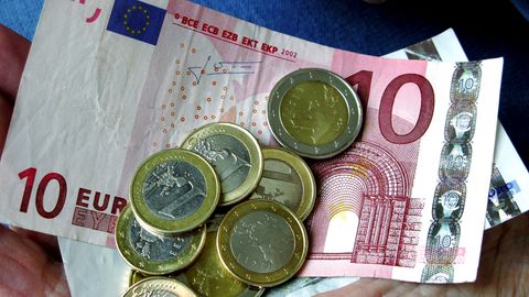 Koalitsioonis valitseb segadus: Sibula väitel kaotab töötav pensionär 83 eurot, Ratase sõnul 36