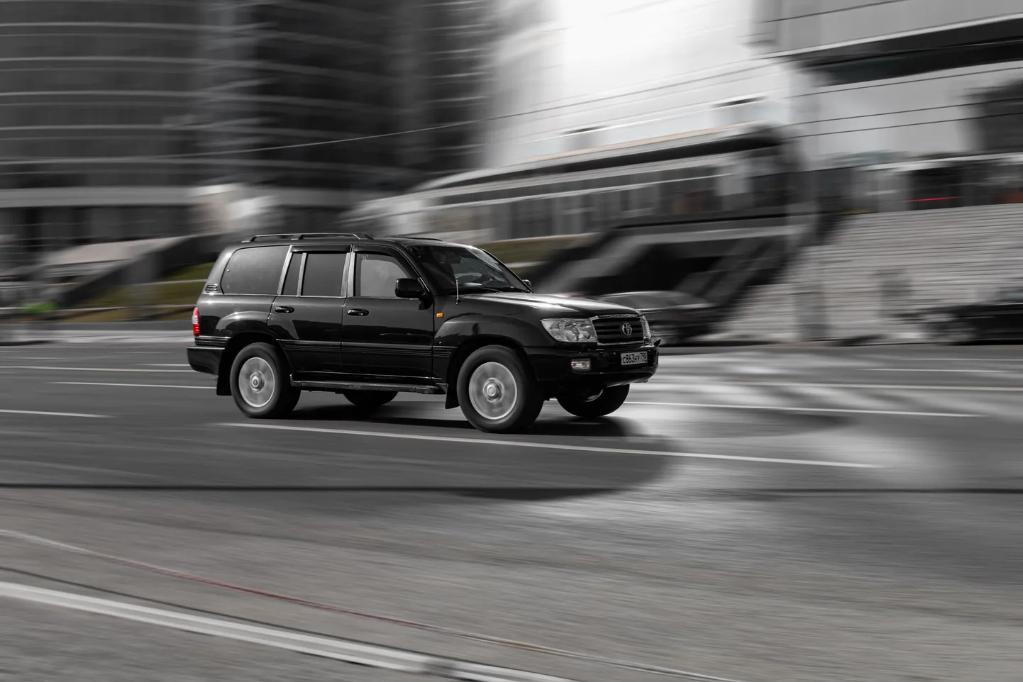 Внедорожник Toyota Land Cruiser. Снимок иллюстративный.