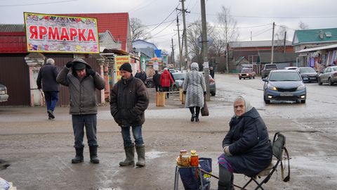 Putina "spēcīgā" ekonomika. Krievi arvien biežāk sūdzas, ka nepietiek naudas ēdienam