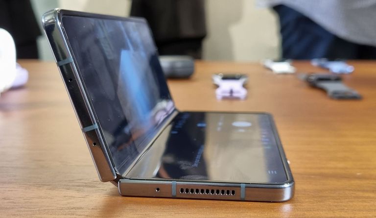 Galaxy Flip4 - nagu väike sülearvuti.