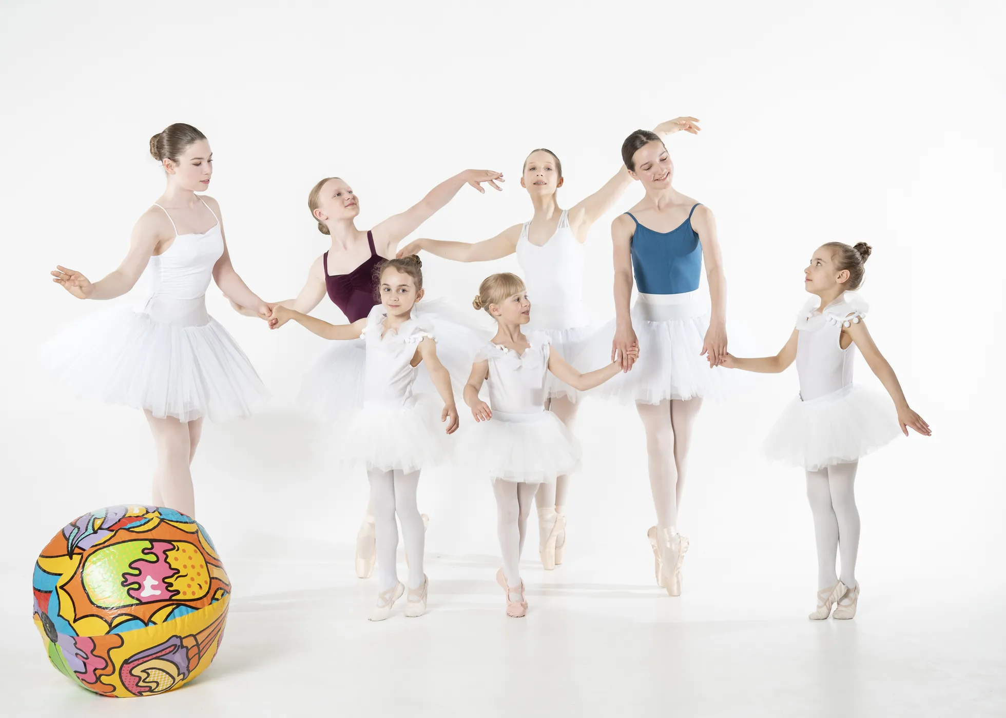 В "Goltsman Ballet Studio" открывают искусство балета для всех заинтерсованных, независимо от возраста.