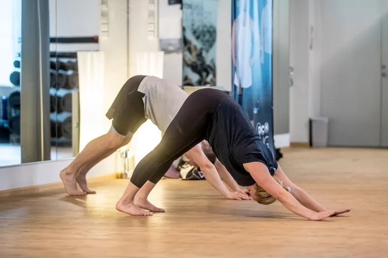Verve treening. Joogaelemendid on ühendatud liikuvaks treeninguks, mis inspireeritud suurel määral ka kaasaegsest vabast tantsust.