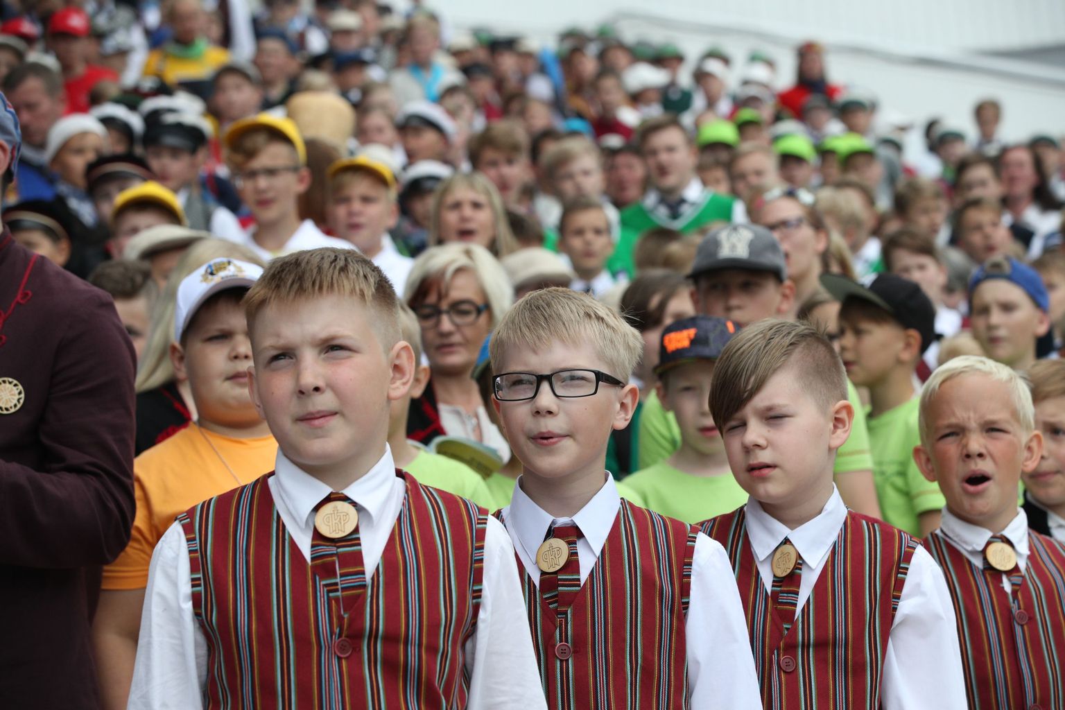 Noorte laulupidu Tallinna lauluväljakul
