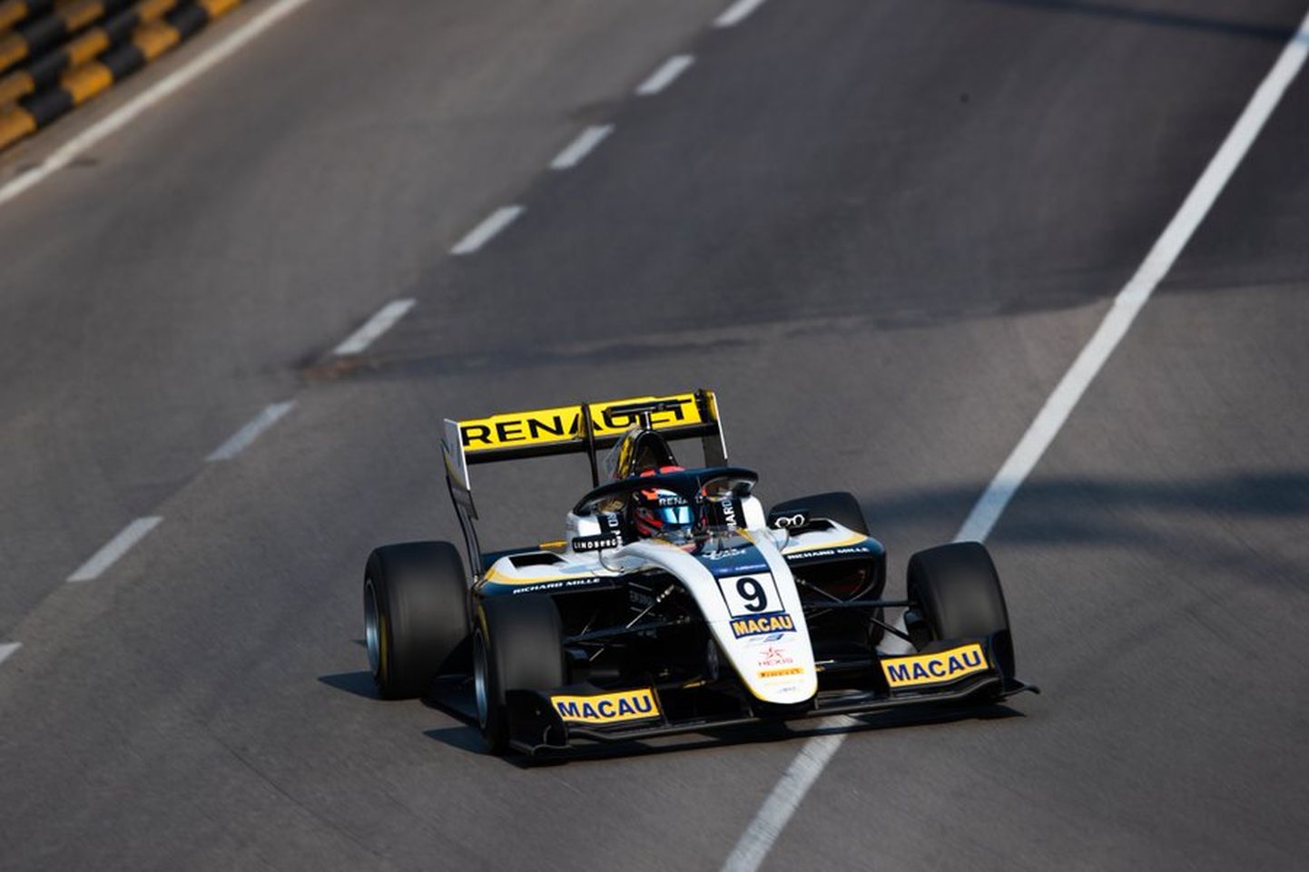 Taani vormelisõitja Christian Lundgaard tänavusel Macau GP võidusõidul.