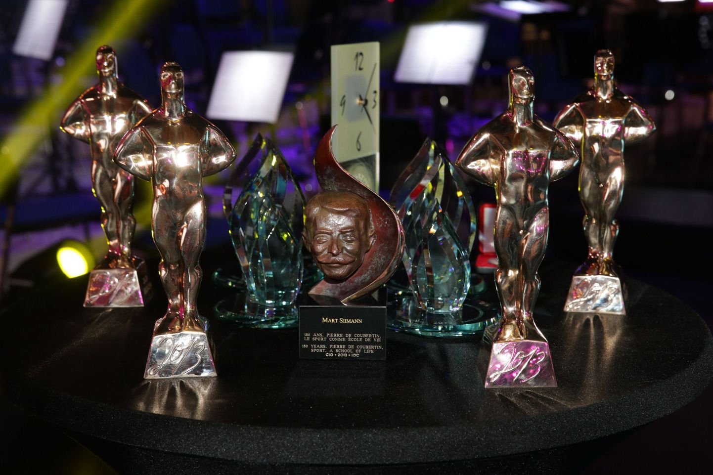 Eesti aasta parimatele sportlastele antavad auhinnad.