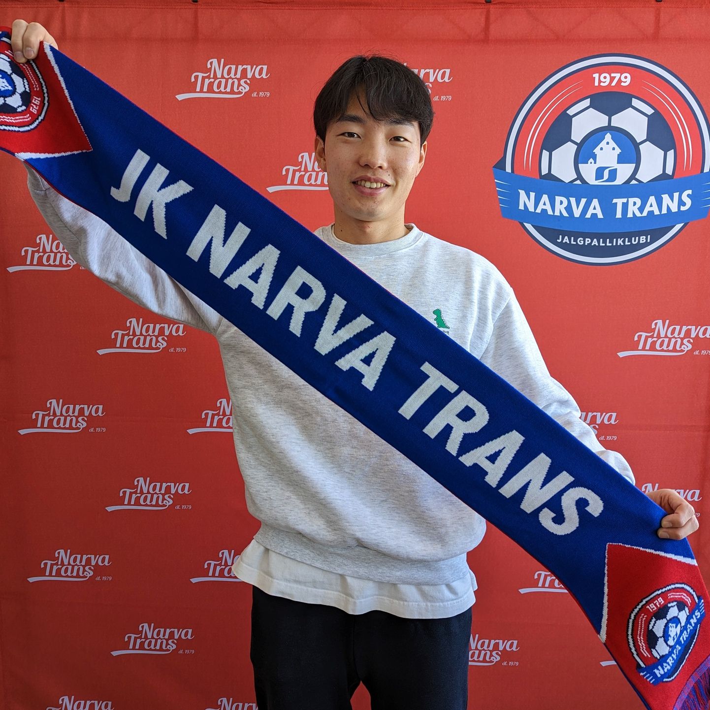 Последним ряды "Narva Trans" пополнил 28-летний южнокорейский полузащитник До Хён Ким.
