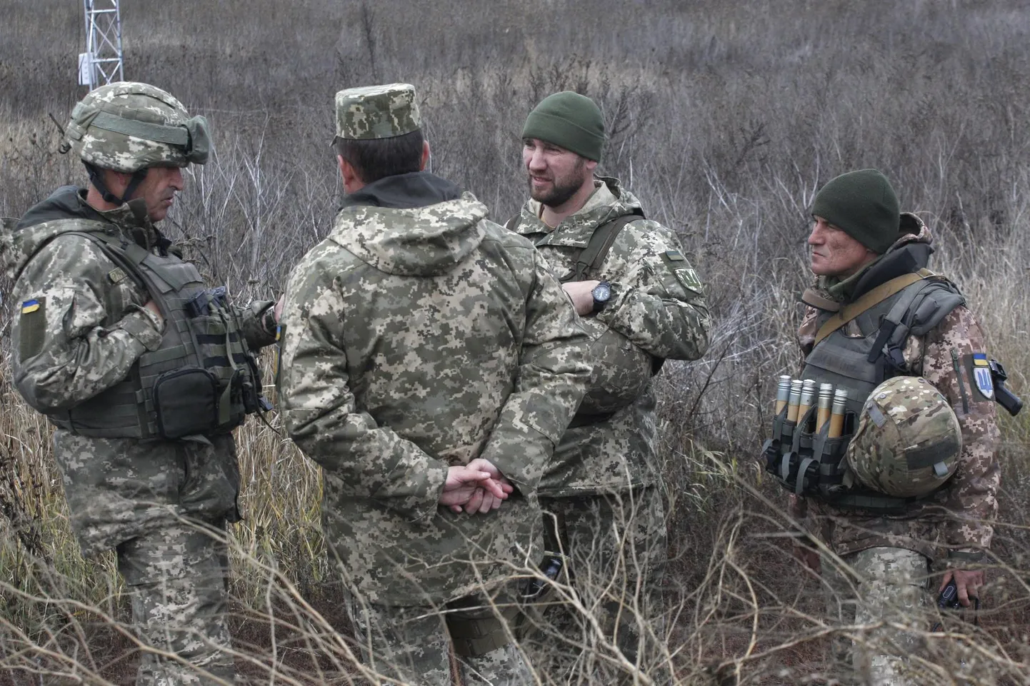 Ukraina kaitseväelased Bogdanivka küla lähedal Donbassis. FOTO: Vadim Kudinov/SIPA/Scanpix