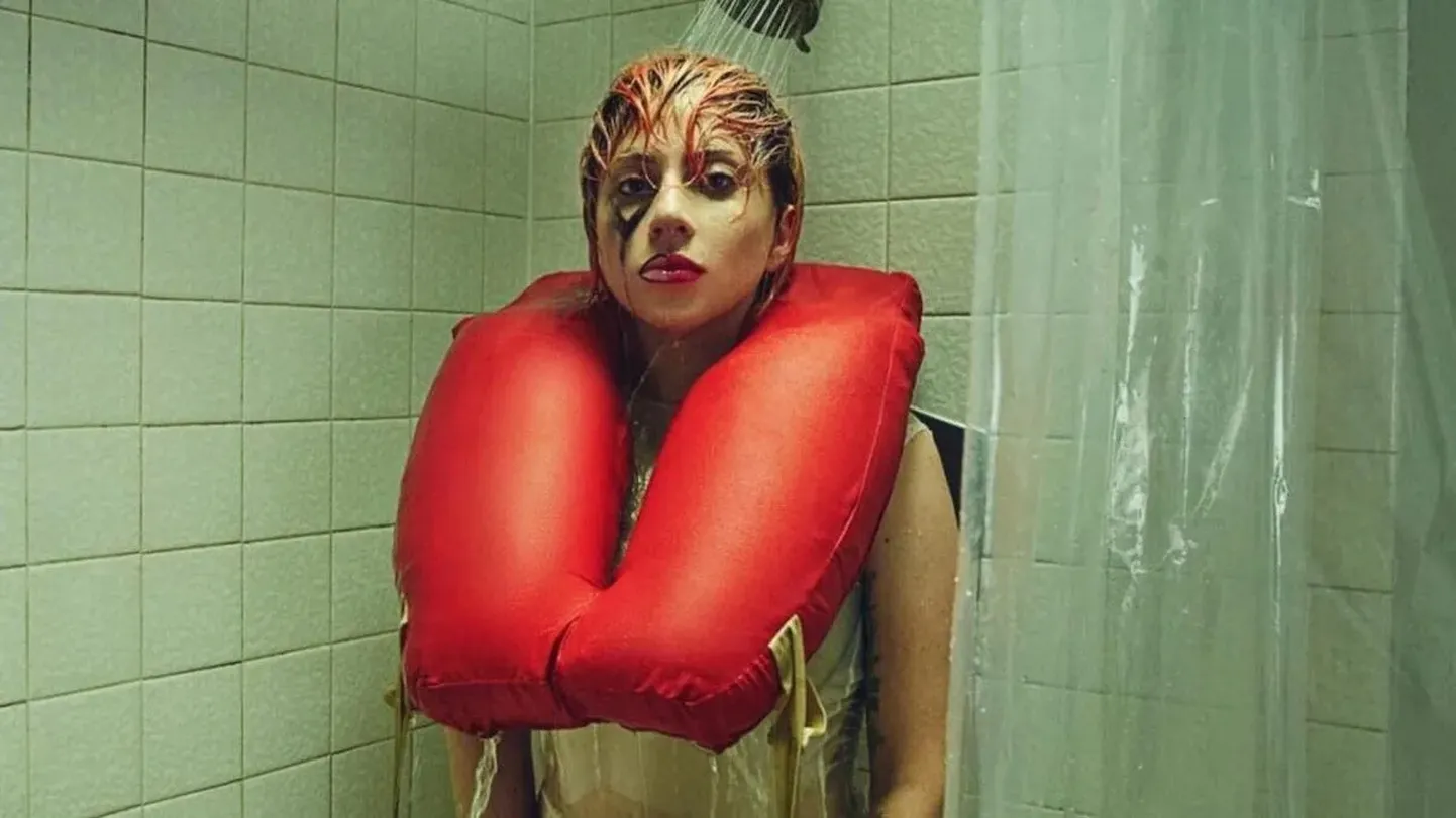 Lady Gaga uue albumi «Harlequin» kaanel.