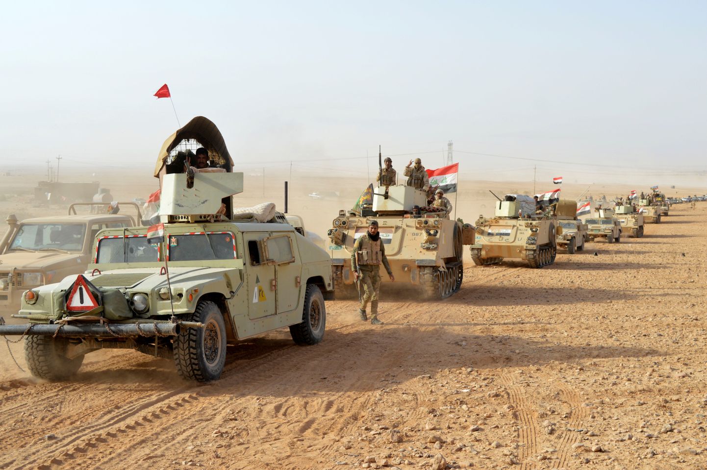 Iraagi vägede kolonn.
