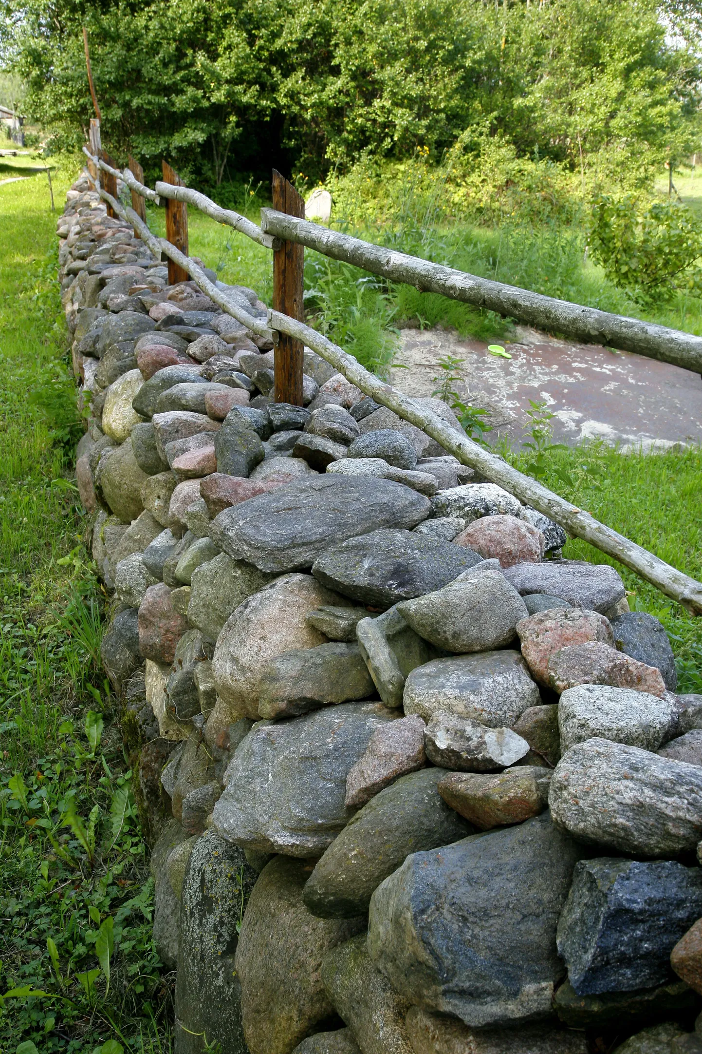 Kiviaed.