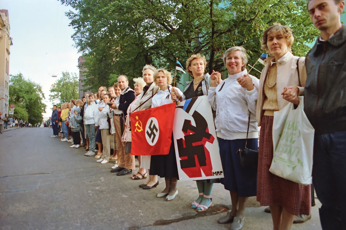 Balti kett, Eesti 23.08.1989 Peeter Langovits. Courtesy of Photoville (Photoville loal)