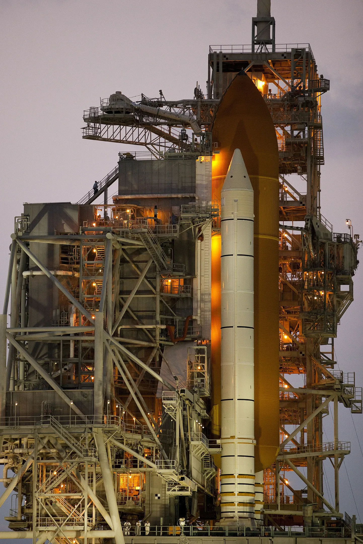 Kosmosesüstik Discovery start lükati edasi