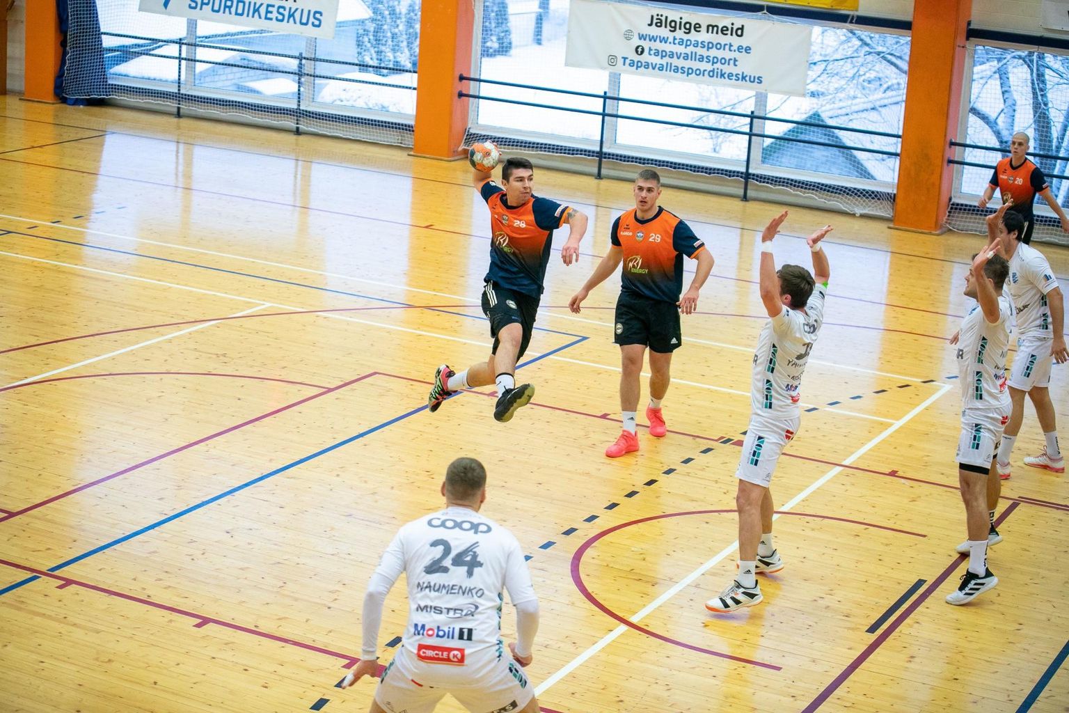 Karikavõistluste kolmanda koha mängus oli Tapa meeskonna resultatiivseim mängujuht Marten Saar. Foto on tehtud poolfinaalmängul Kehraga.
