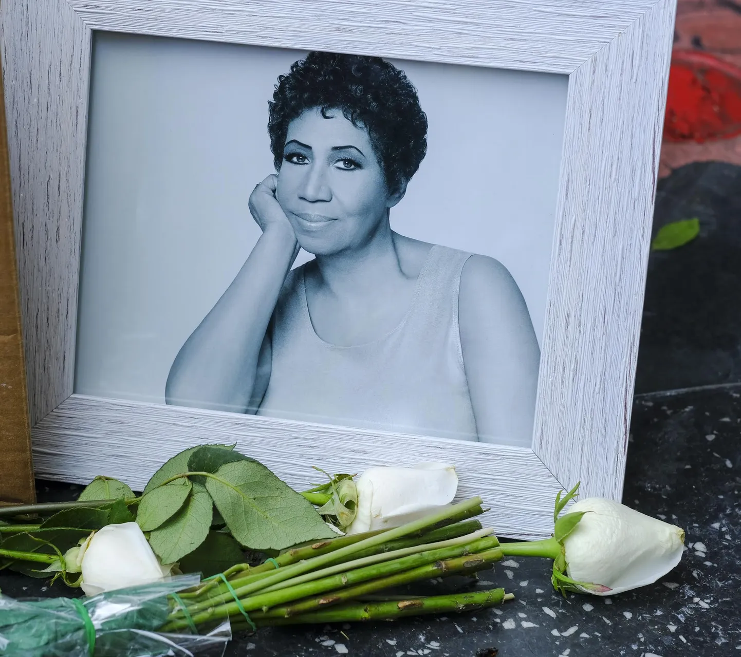 Aretha Franklini mälestamine Hollywoodi Kuulsuste allee tähe juures
