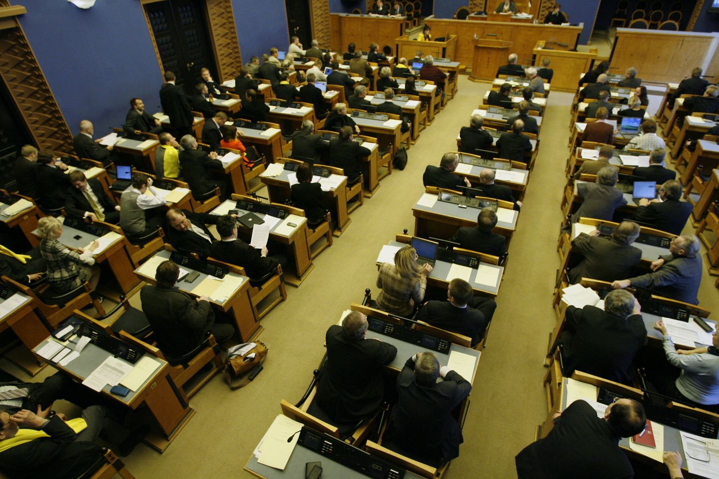 Riigikogu istungite saalis istusid täna tavakodanikud, kes said ministritelt küsida end huvitavaid küsimusi.