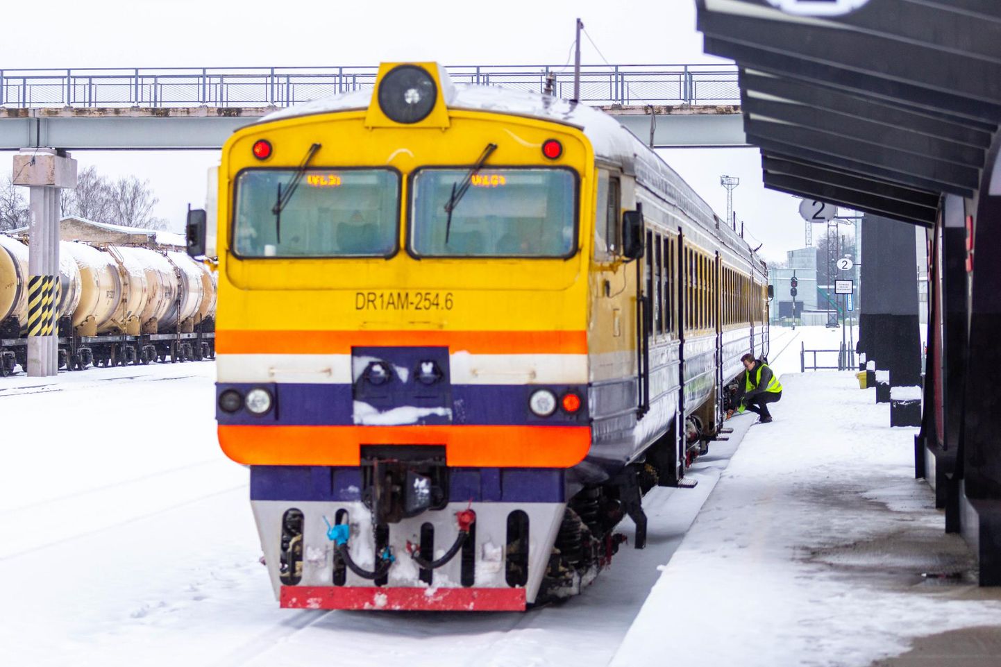 Edasisel arutelul peab selguma, kas Tartu ja Riia vahet võiksid sõita Läti tibukollased RVRi rongid või Elroni oranžid «porgandid».