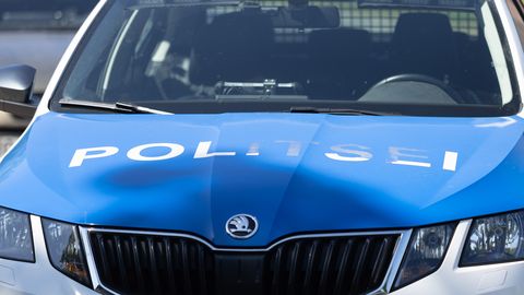 Politsei tulistas relvastatud meest, kes hukkus