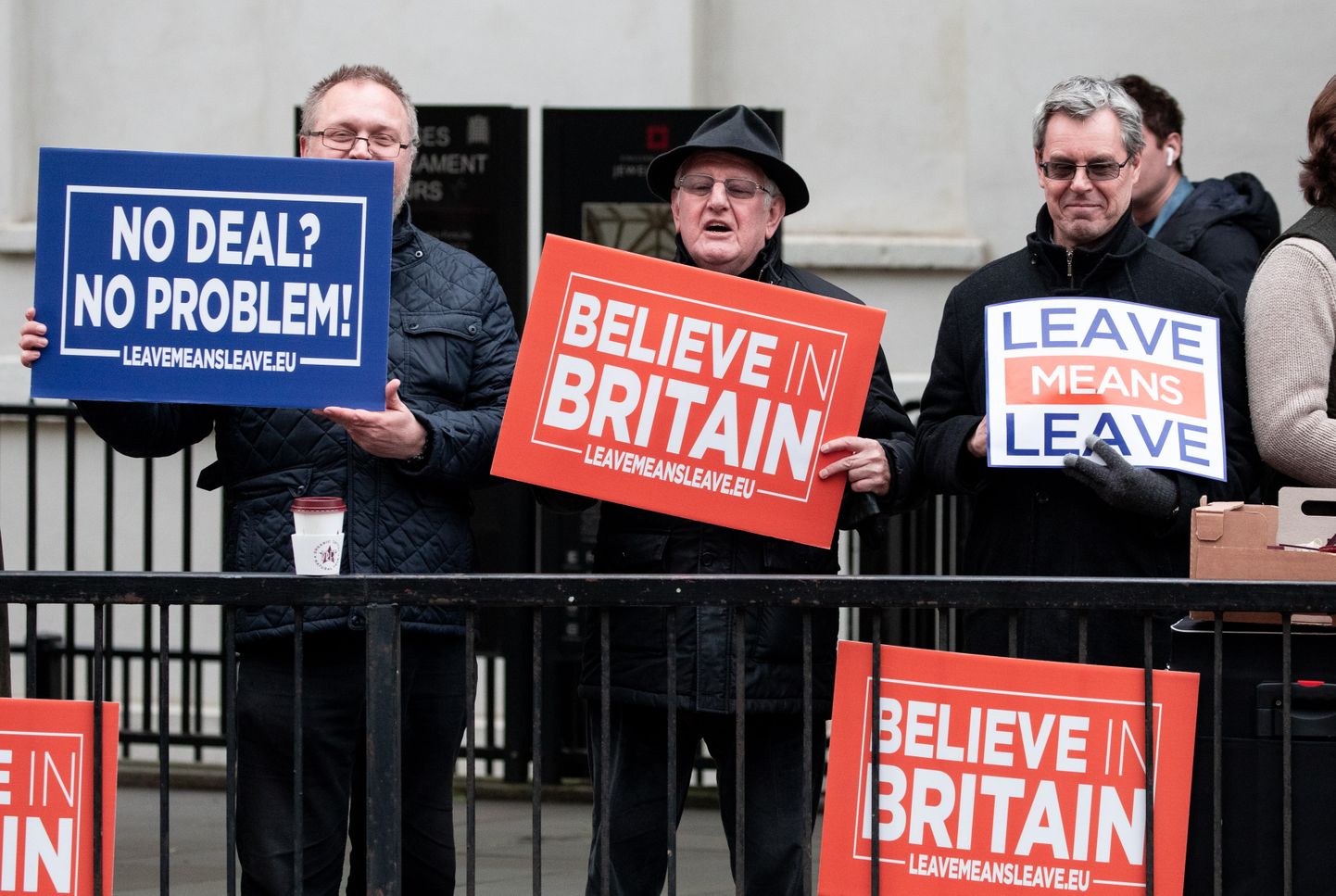 Suurbritannia Euroopa Liidust lahkumist toetavad meeleavaldajad Londonis.