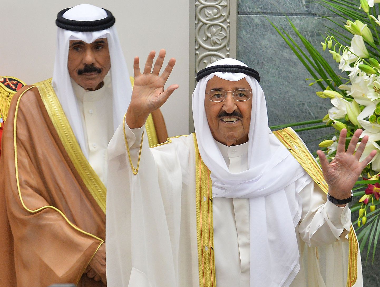 Kuveidi emiir Sabah al-Ahmad al-Jaber al-Sabah (paremal) ja kroonprints Nawaf al-Ahmad al-Jaber al-Sabah 2018. aasta fotol