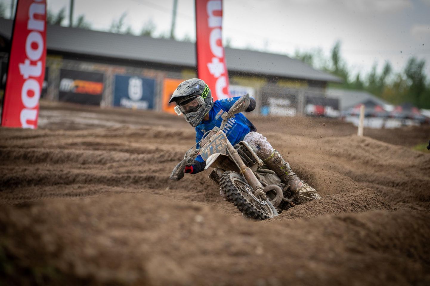Viljandi motospordiklubi sõitja Marten Raud saavutas nädalavahetusel Soomes peetud juunioride motokrossi maailmakarikavõistlustel kõrge neljanda koha.