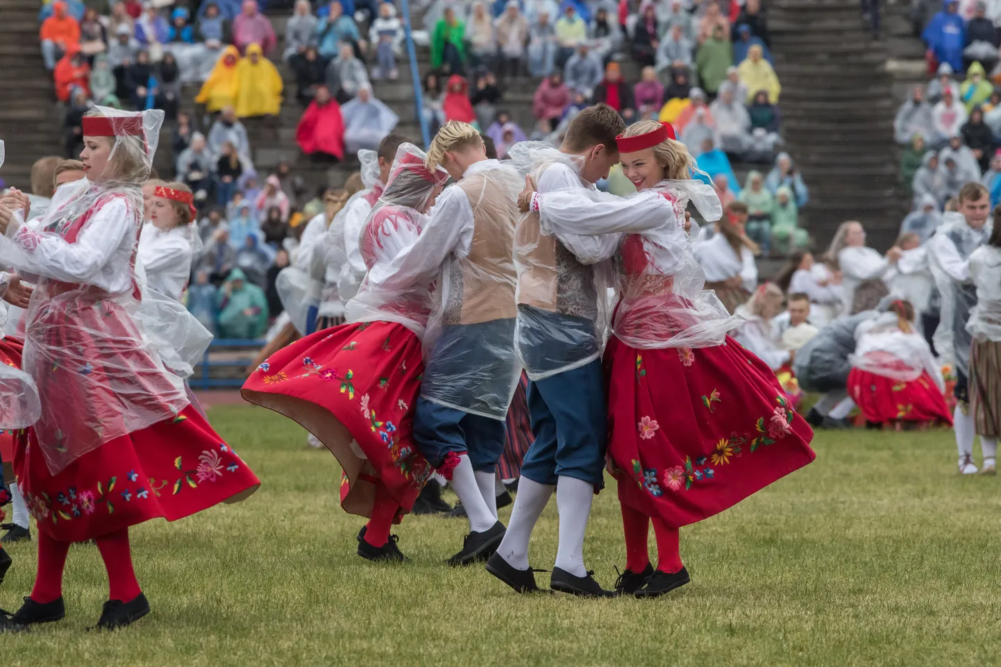 Tallinn. 30JUN17. Noorte laulu- ja tantsupidu. Tantsupeo proovietendus Kalevi staadionil. Foto: Erik Prozes, Postimees