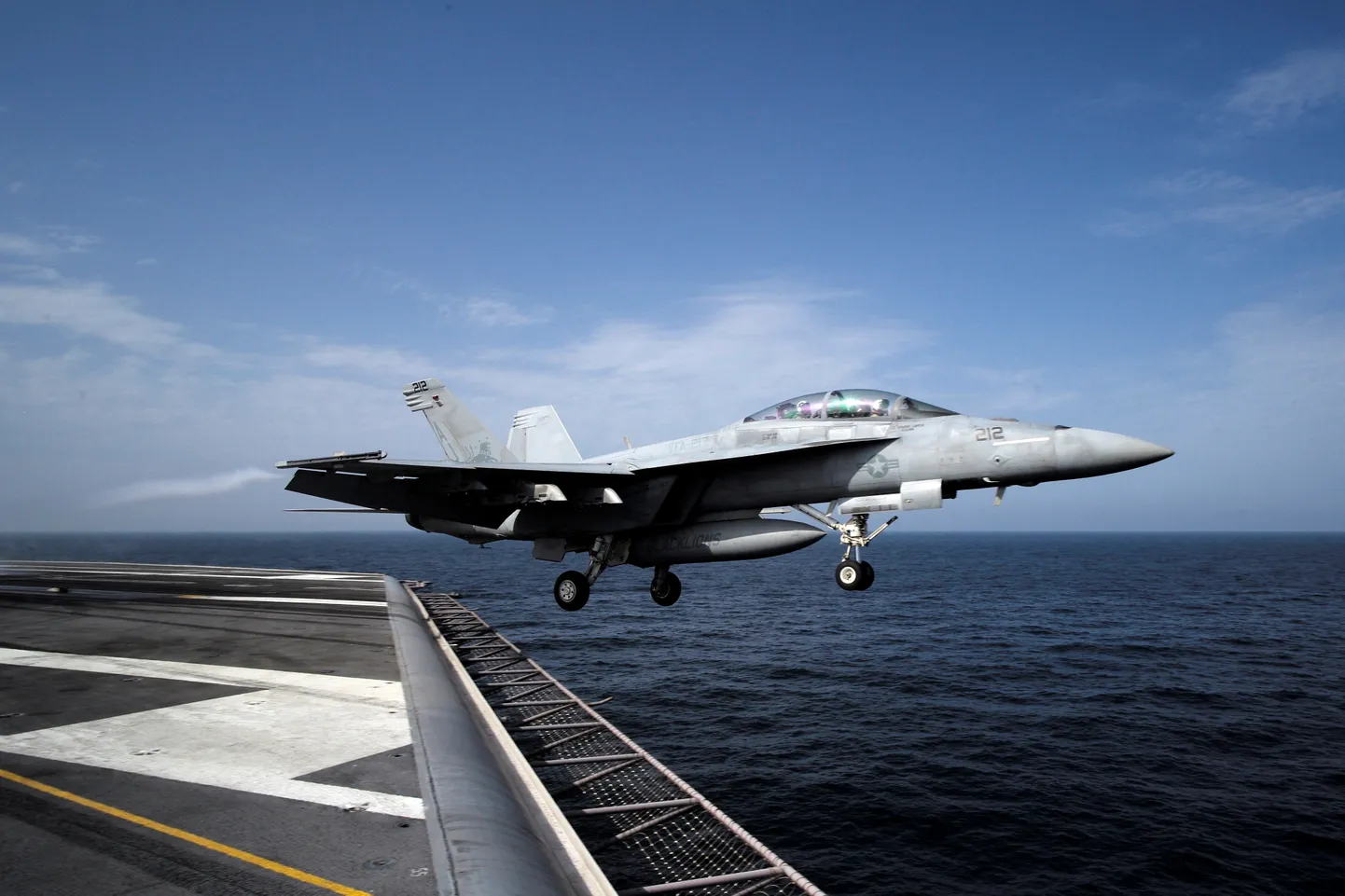 ASV kara aviācijas reaktīvais iznīcinātājs "F/A-18F Super Hornet"