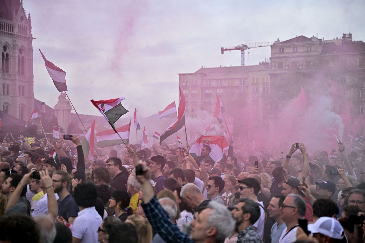 В Будапеште десятки тысяч человек вышли на митинг против правительства Орбана